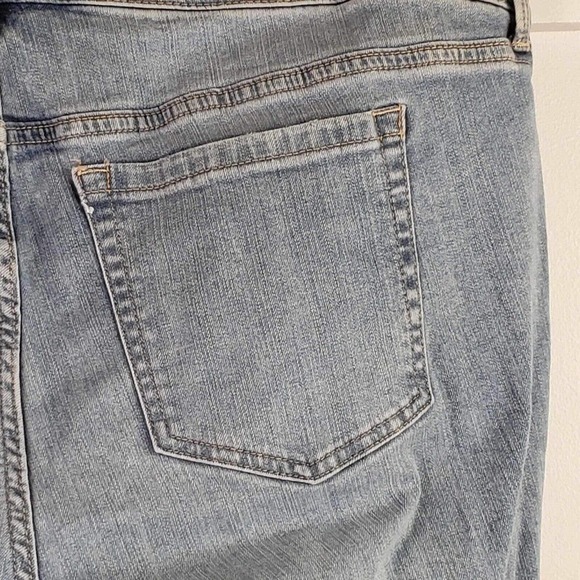 Torrid Jean Vintage Stretch Womens 18R Light Wash Distressed Boyfriend Straight - Picture 6 of 12